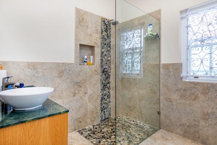 6 Bedroom Property for Sale in Constantia Western Cape